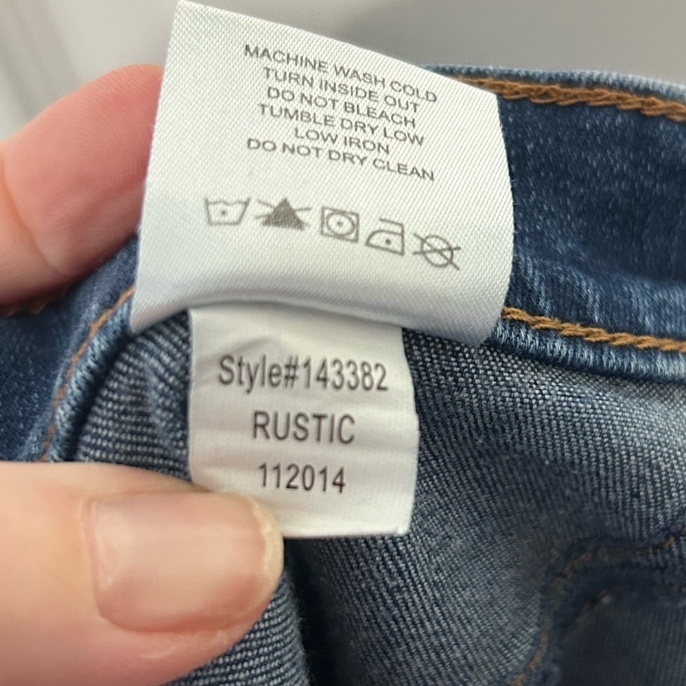 Henry & Belle High Waisted Super Skinny blue jeans. Size 26. Like New. - Picture 10 of 10